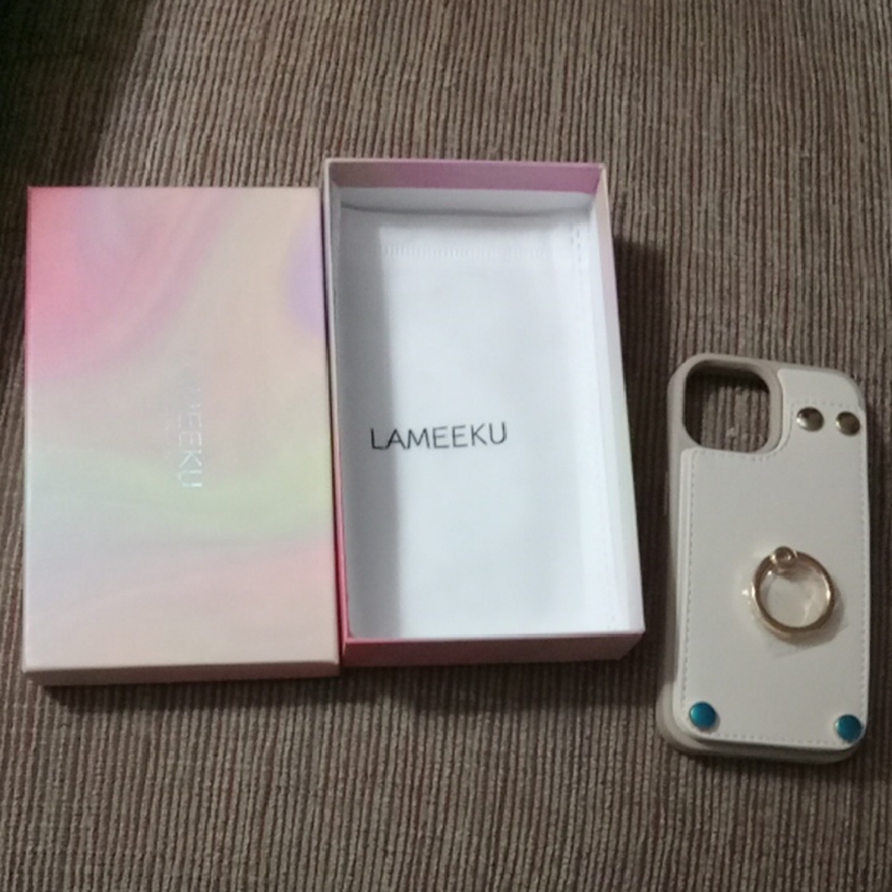 Lameeku Cream And Gold iphone 15 Case
